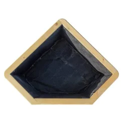 Marberry Corner Planter -Gardenista Store 160737 2