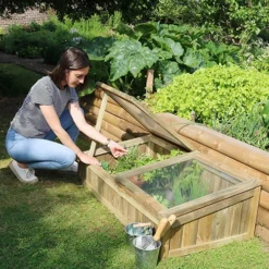 Small Space Cold Frame -Gardenista Store 161416 2